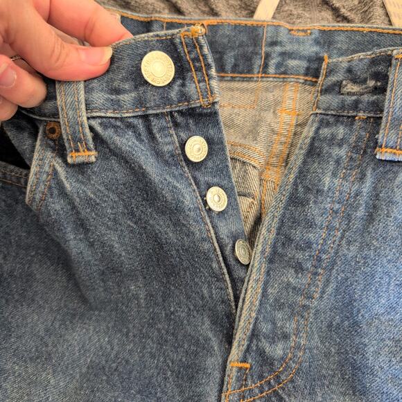VTG 1980s Levis Worn Denim Made in USA High Waist Button Fly Mom Jeans 24x33 - Picture 4 of 9
